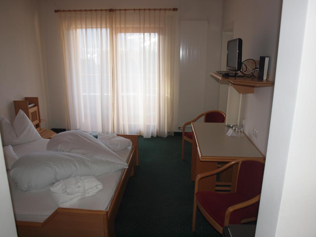 Sporthotel Rasen Rasùn di Sotto Εξωτερικό φωτογραφία