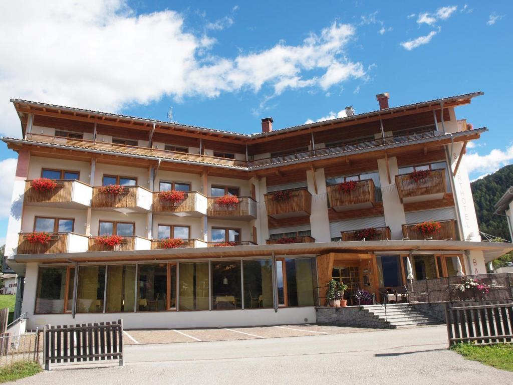 Sporthotel Rasen Rasùn di Sotto Εξωτερικό φωτογραφία